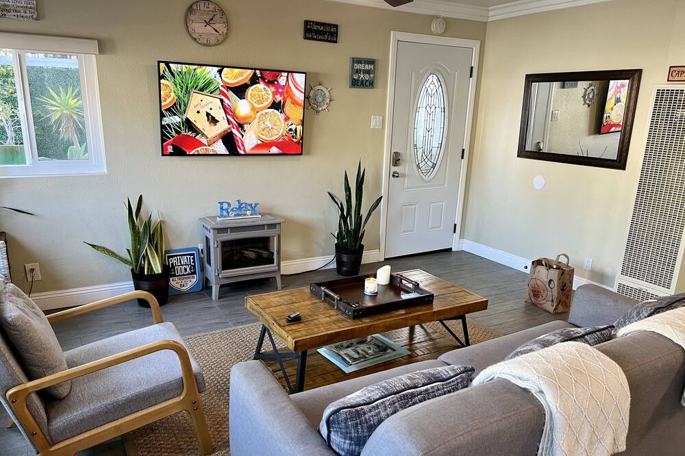 Photo of Livingroom in Sunset Beach
