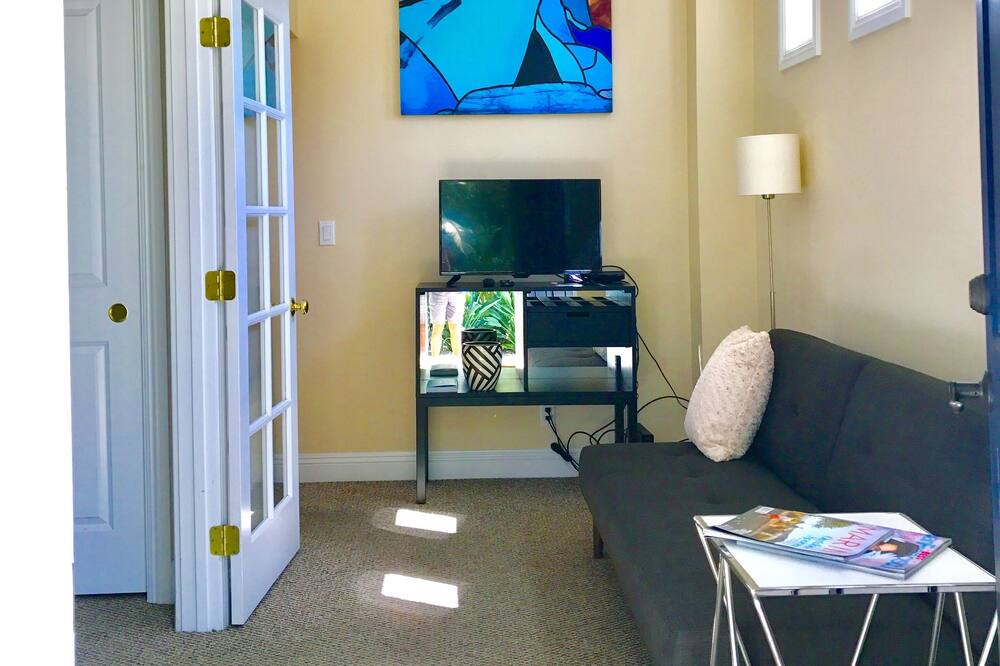 Photo of Livingroom in Picnic Valley