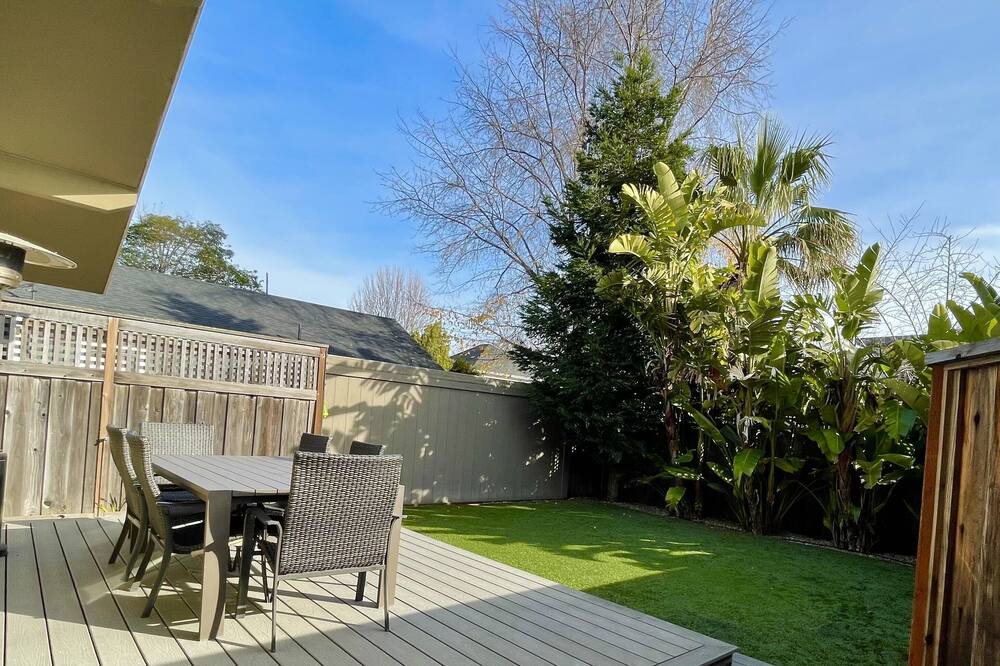 Photo of Patio Balcony in Picnic Valley