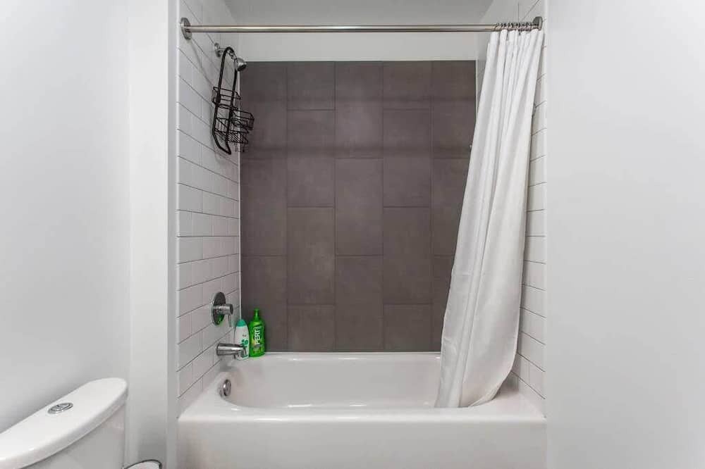 Photo of Bathroom in East Hyde Park