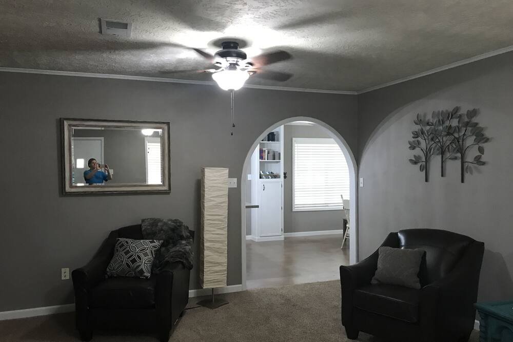 Photo of Livingroom in Bryan