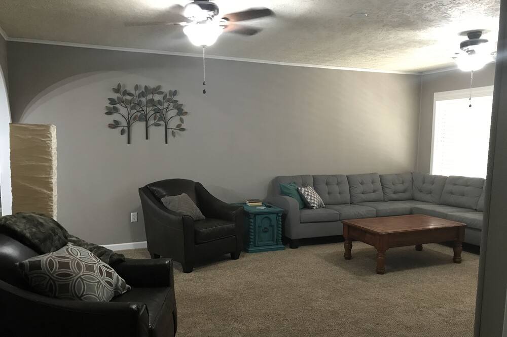 Photo of Livingroom in Bryan