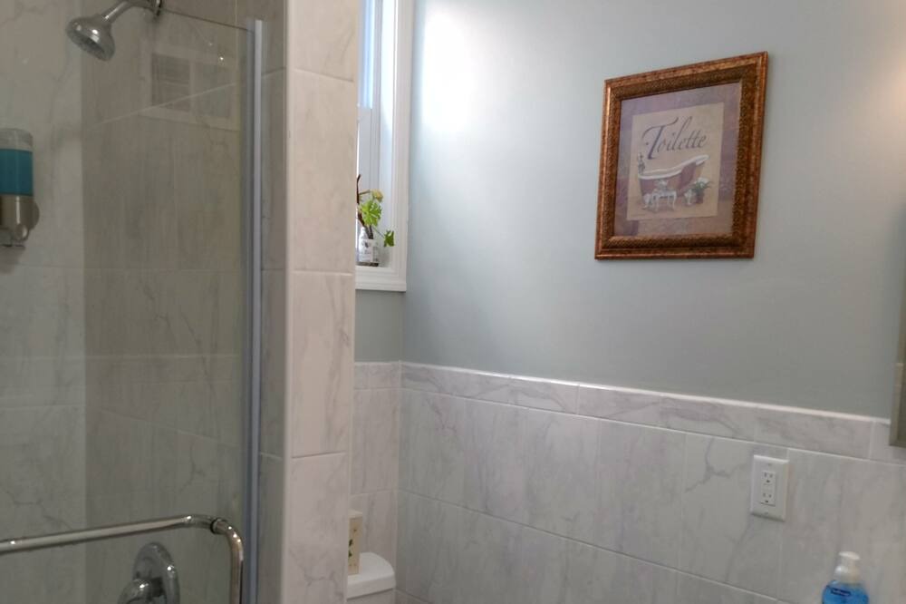 Photo of Bathroom in Jersey City