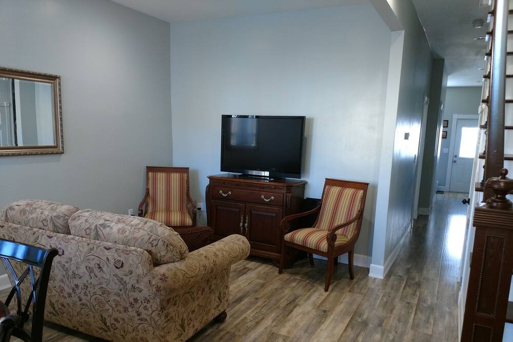 Photo of Livingroom in Jersey City