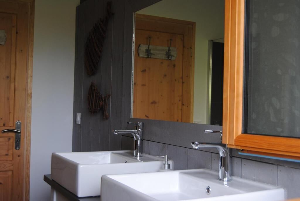 Photo of Bathroom in Saint-Jean-d'Illac