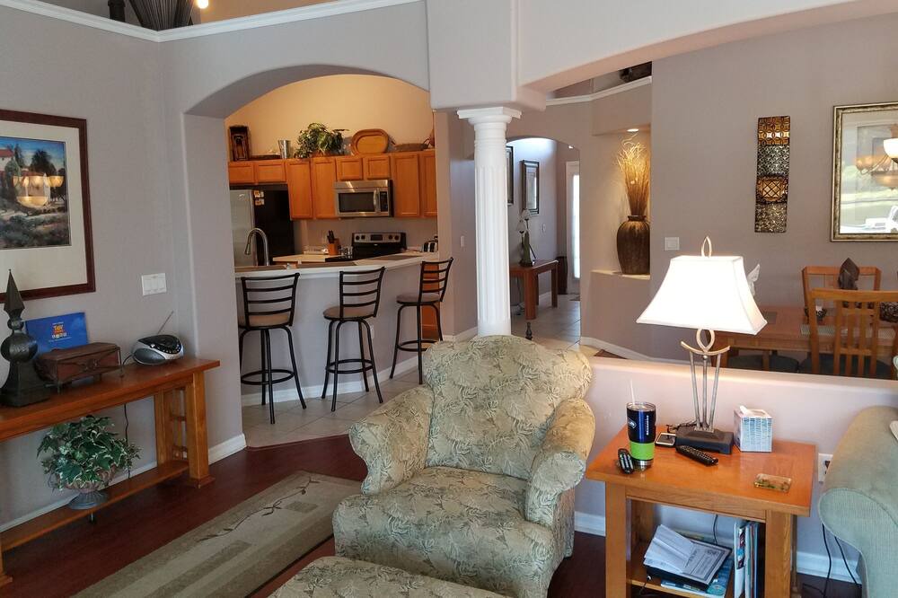 Photo of Bedroom in Eagle Pointe South