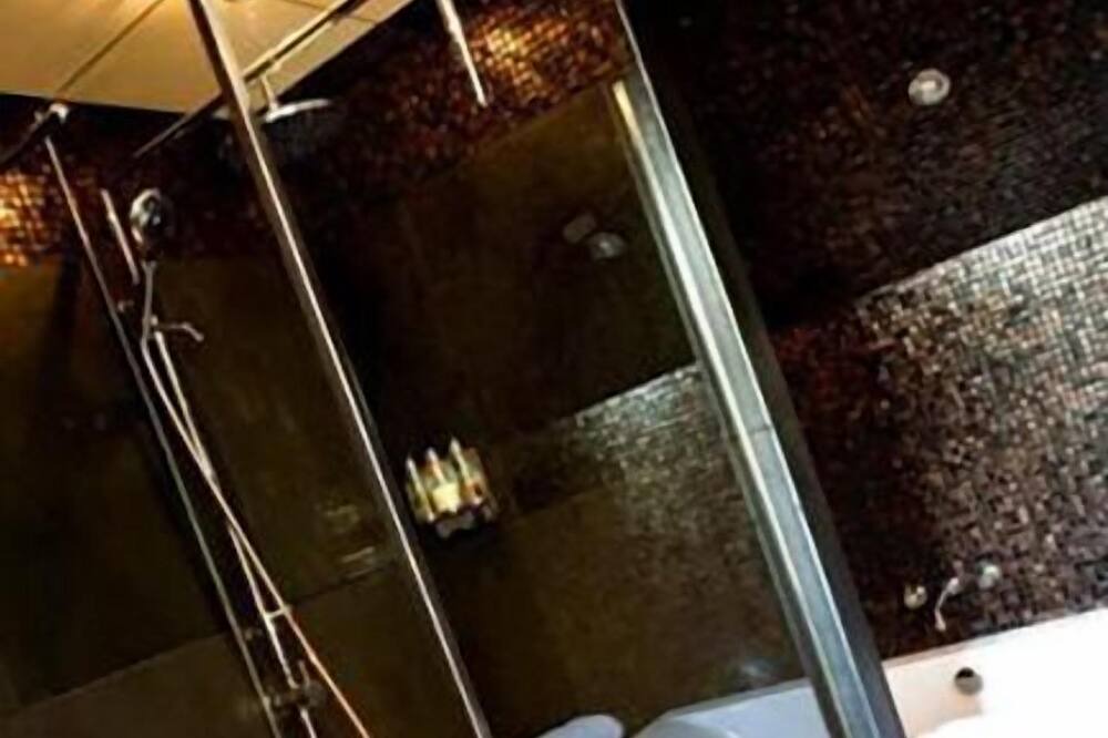 Photo of Bathroom in Kenilworth