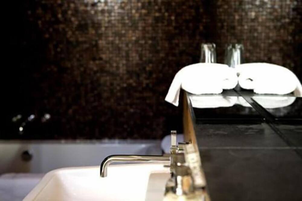 Photo of Bathroom in Kenilworth