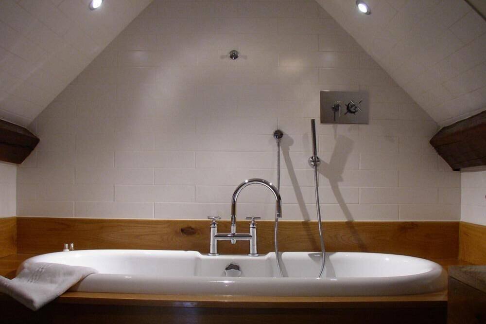 Photo of Bathroom in Kenilworth