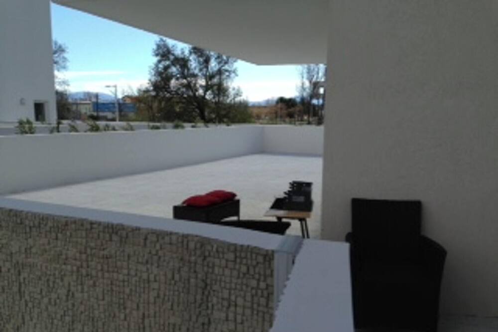 Photo of Patio Balcony in Saint-Assiscle
