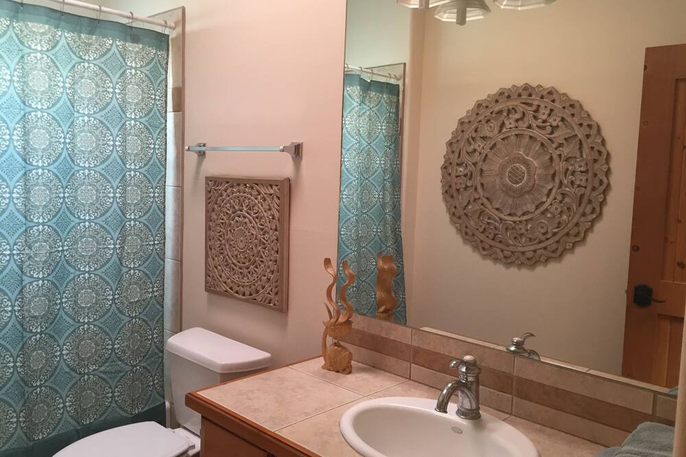 Photo of Bathroom in Eldorado at Santa Fe