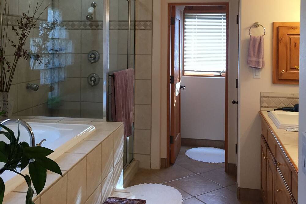 Photo of Bathroom in Eldorado at Santa Fe