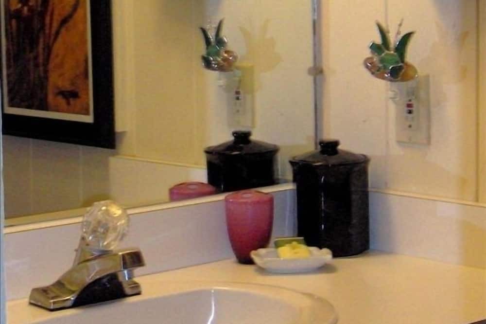 Photo of Bedroom in Poipu