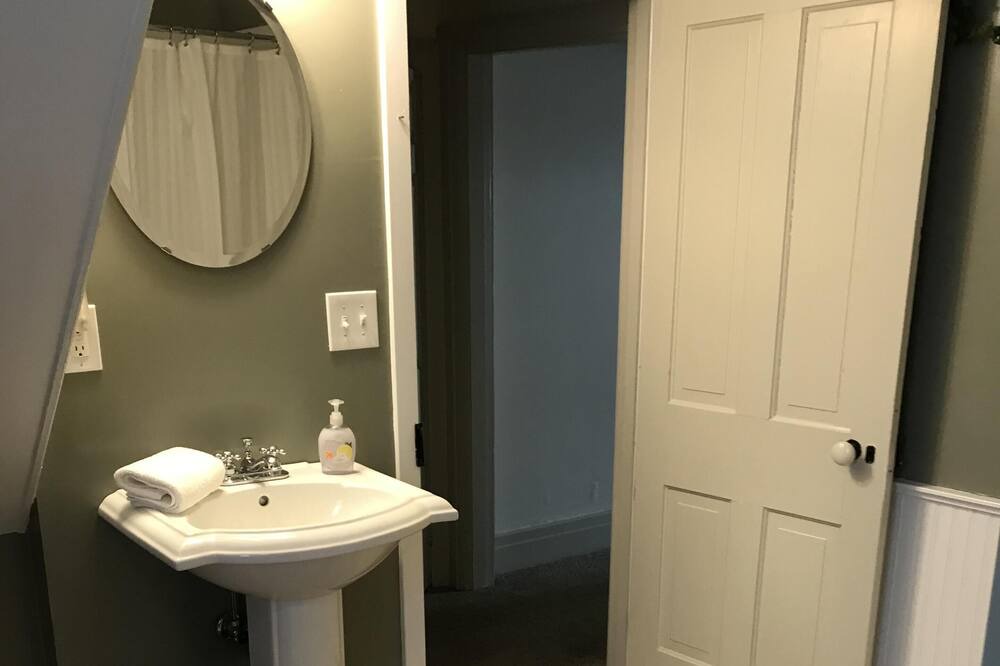 Photo of Bathroom in Narvon