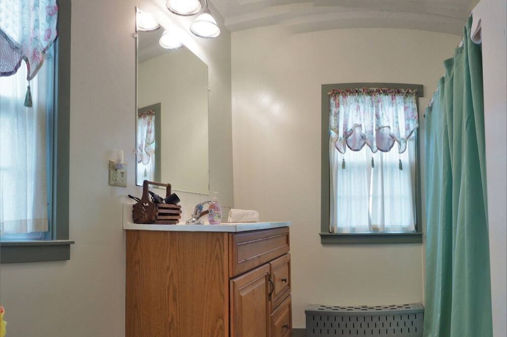 Photo of Bathroom in Narvon