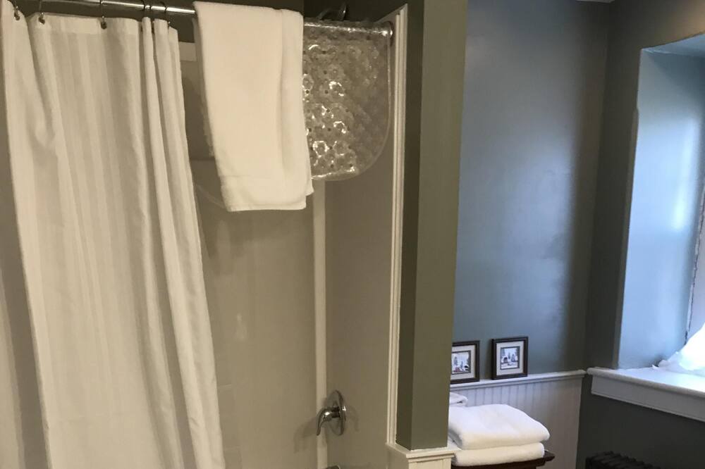 Photo of Bathroom in Narvon
