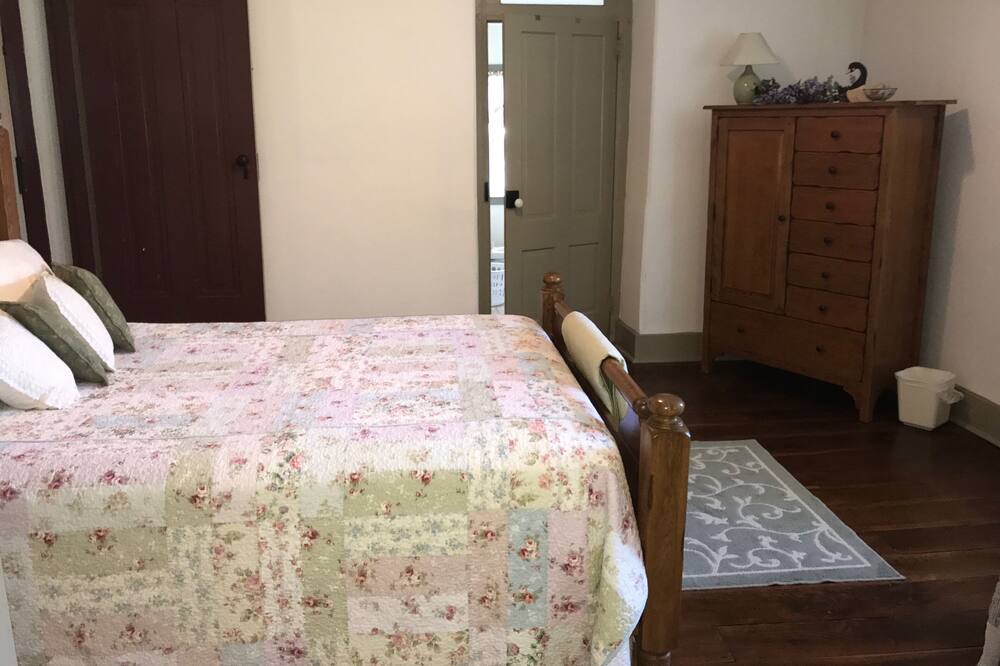 Photo of Bedroom in Narvon