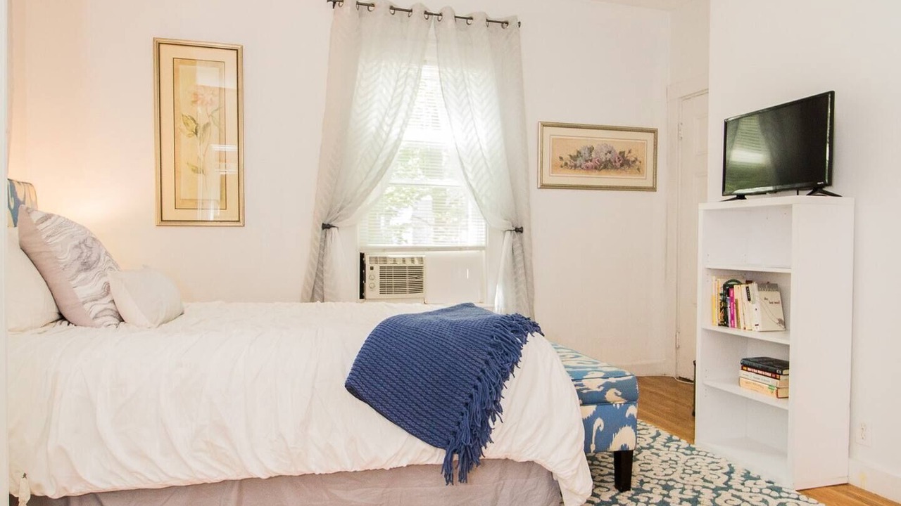 Photo of Others in Cleveland Circle