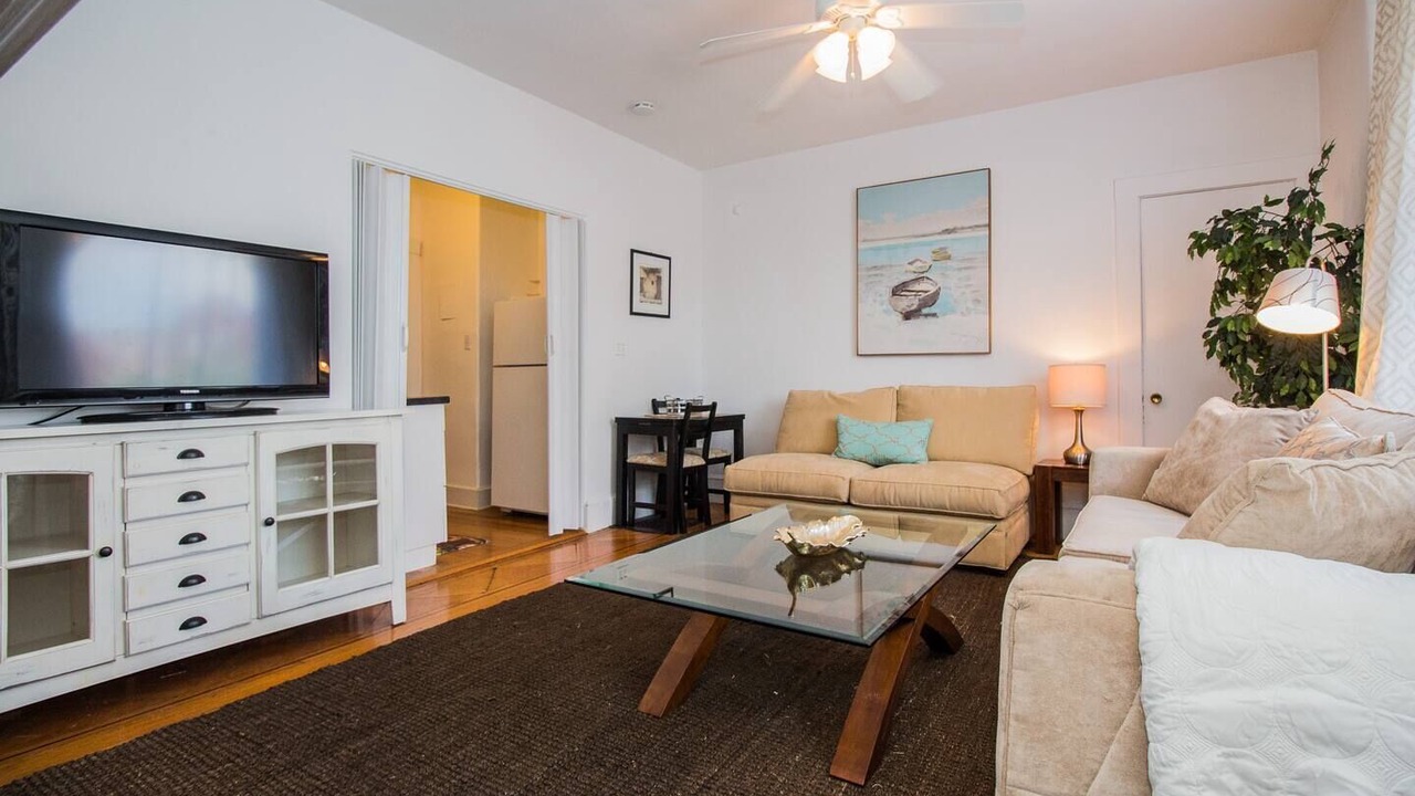 Photo of Livingroom in Cleveland Circle