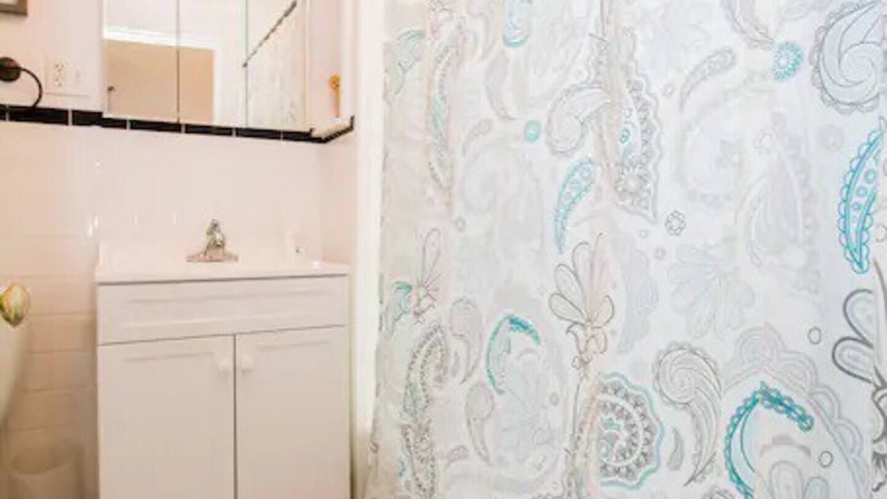 Photo of Others in Cleveland Circle