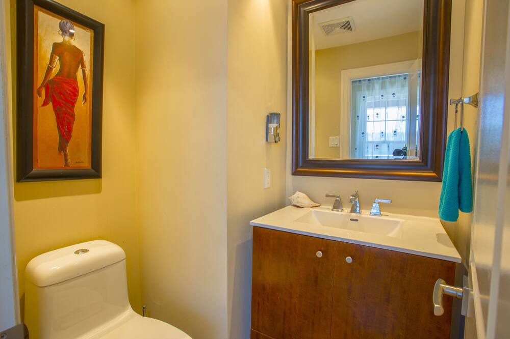 Photo of Bathroom in Stoney Creek