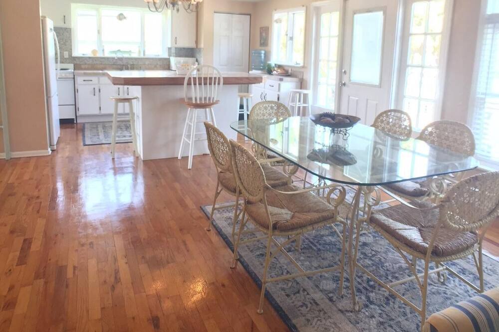 Photo of Livingroom in Alligator Point