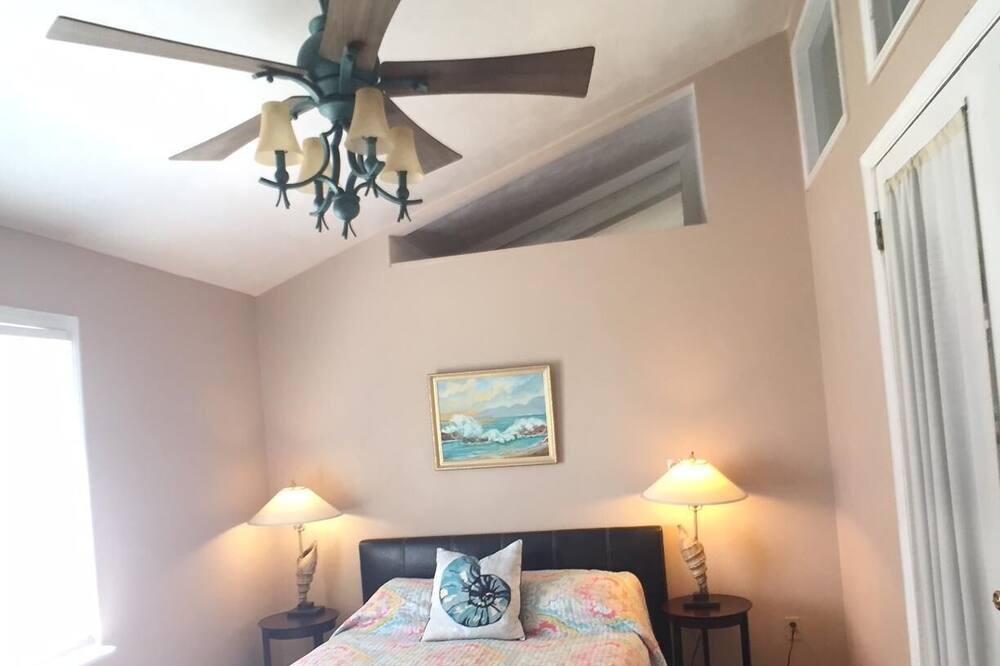 Photo of Bedroom in Alligator Point