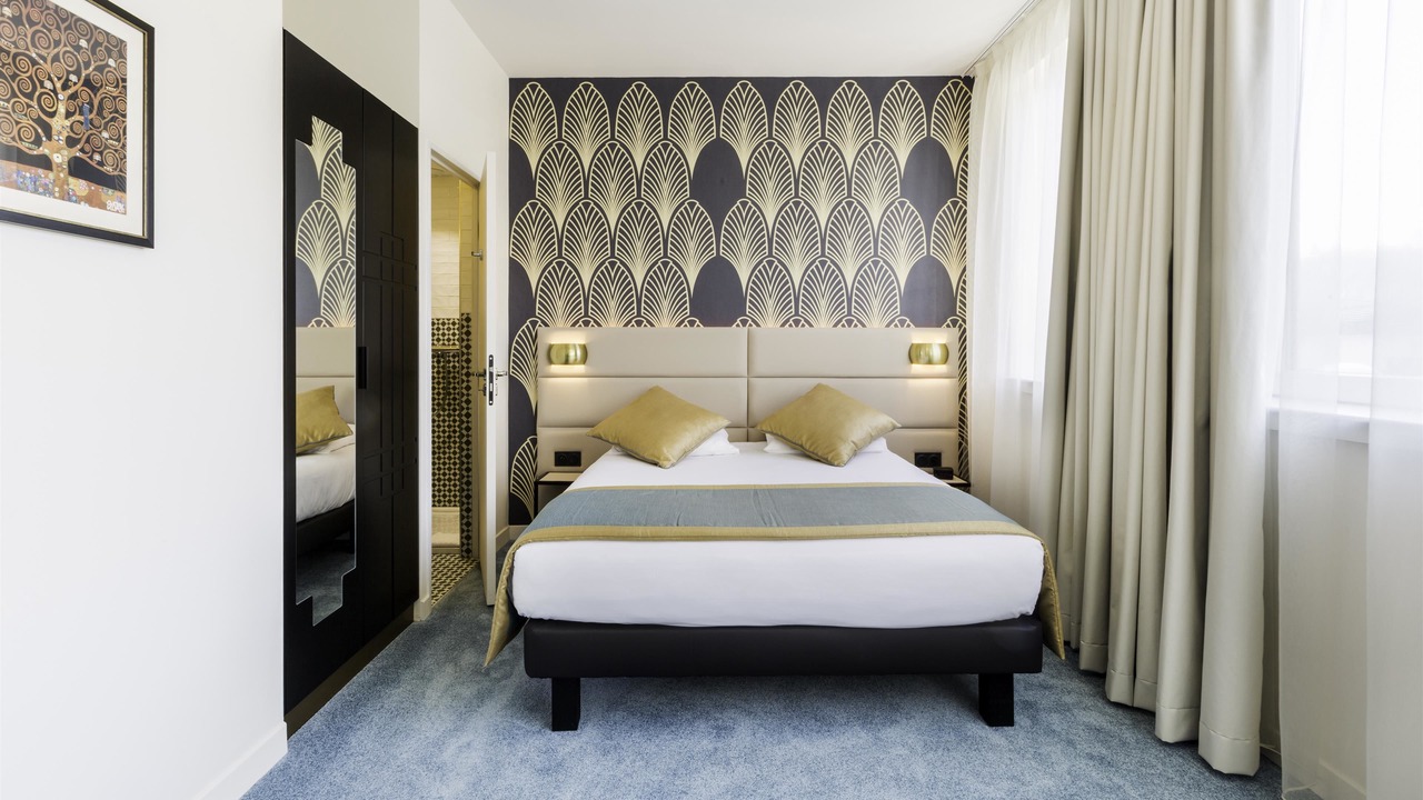 Photo of Bedroom in Ris Orangis