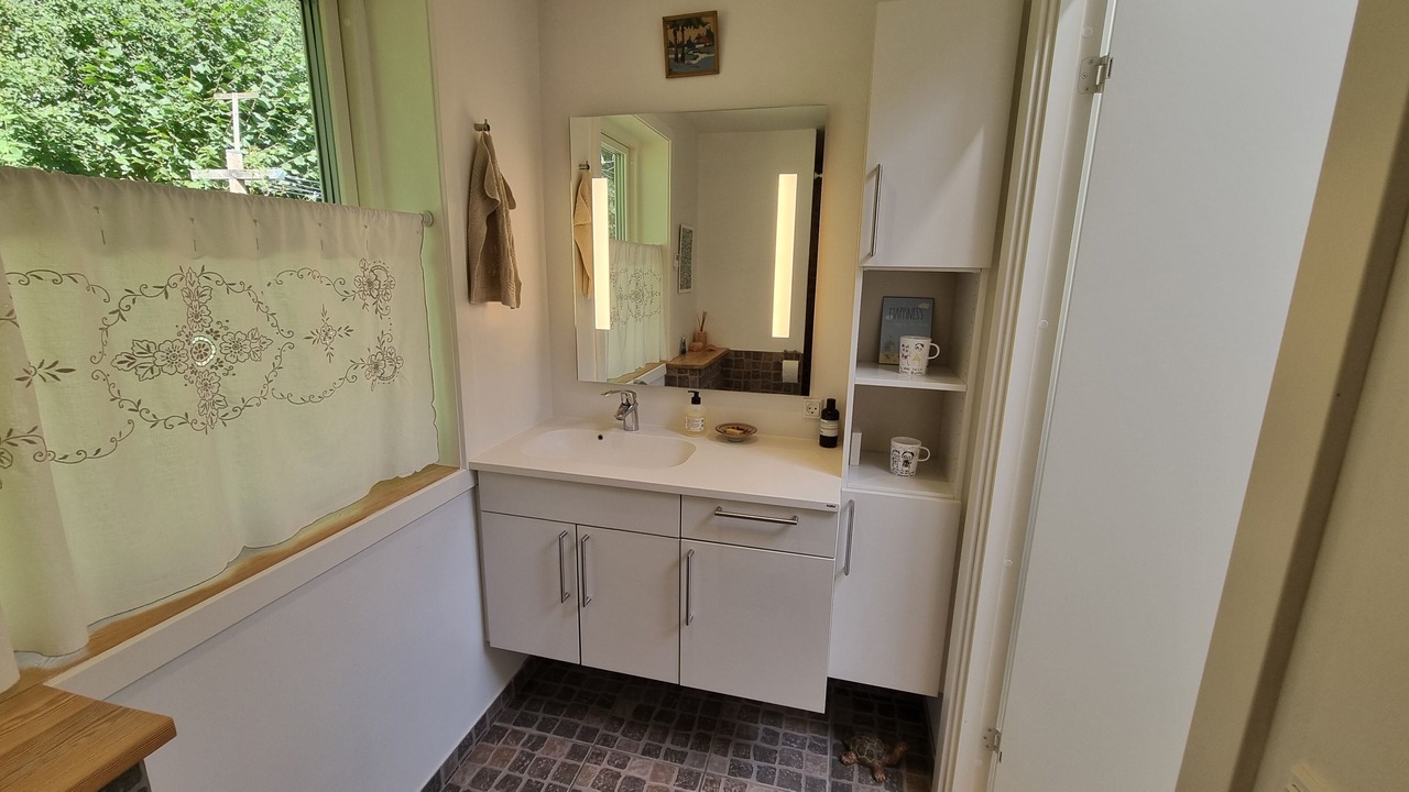 Photo of Others in Ronne