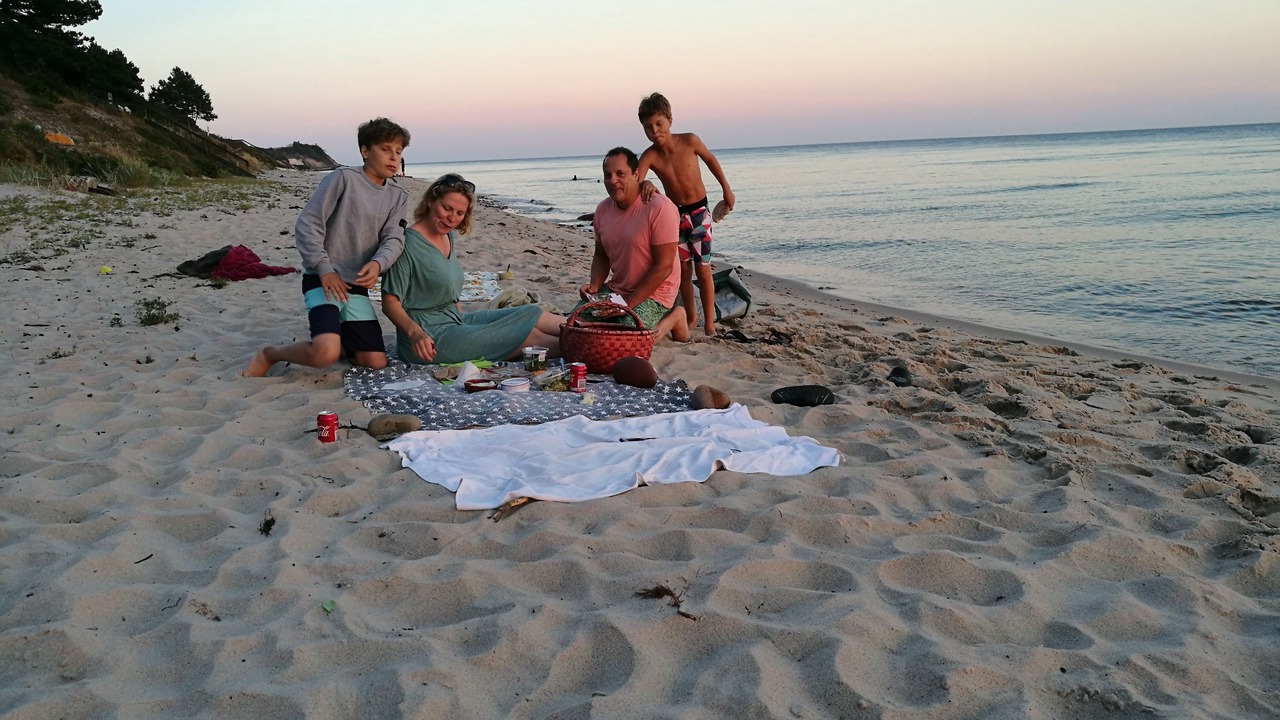 Photo of Others in Ronne