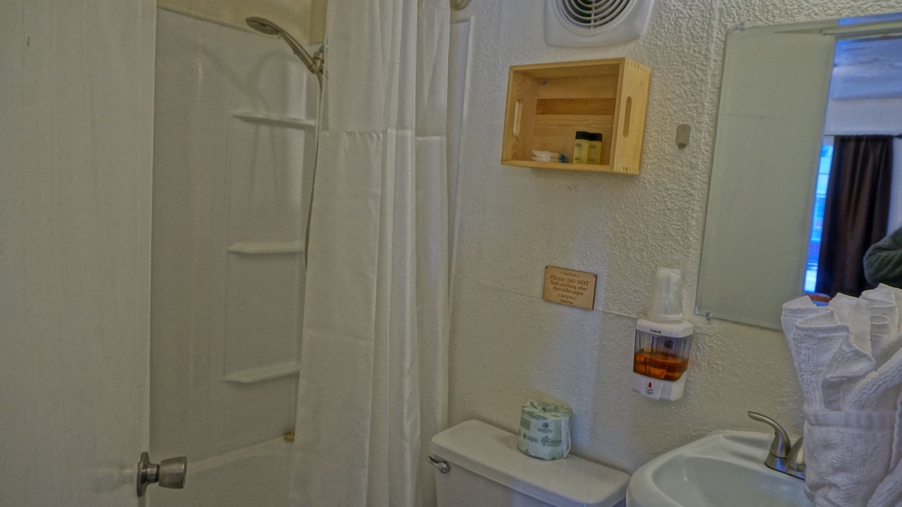 Photo of Bathroom in Oakridge