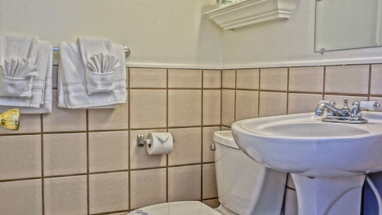 Photo of Bathroom in Oakridge