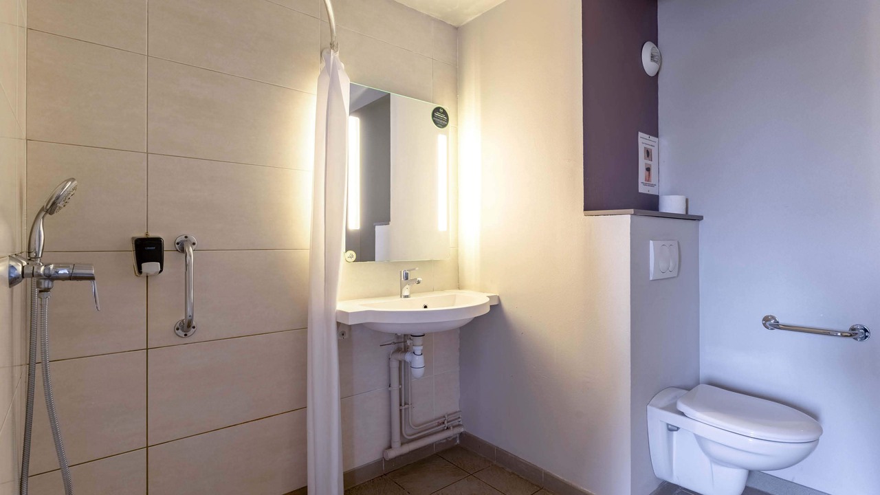 Photo of Bathroom in Yvetot