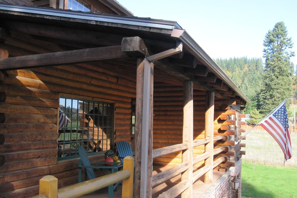 Photo of Outdoor in Parkdale