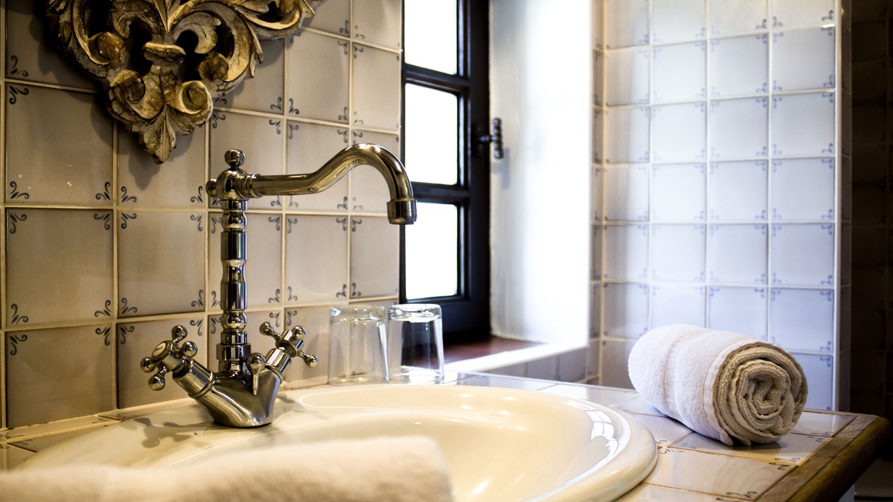 Photo of Bathroom in Orange