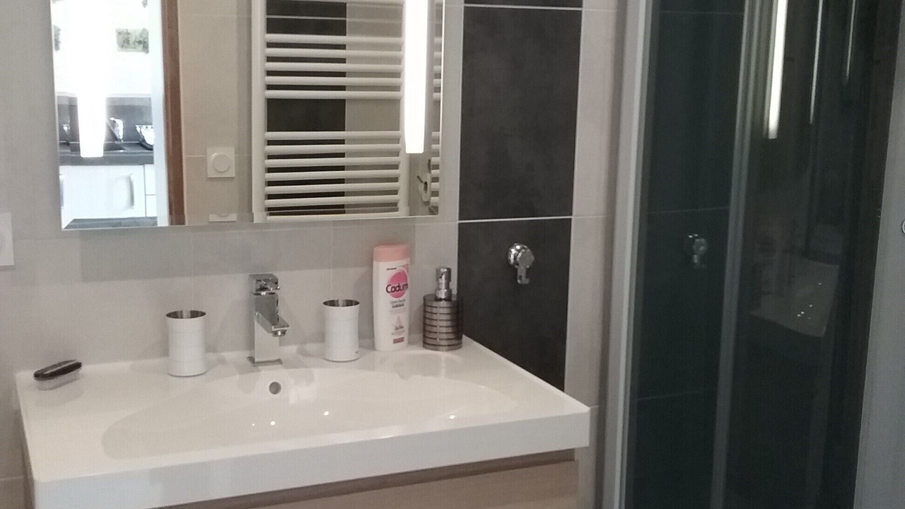 Photo of Bathroom in Levelay