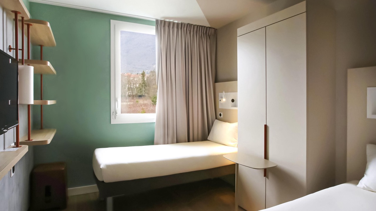 Photo of Bedroom in Saint-Genis-Pouilly