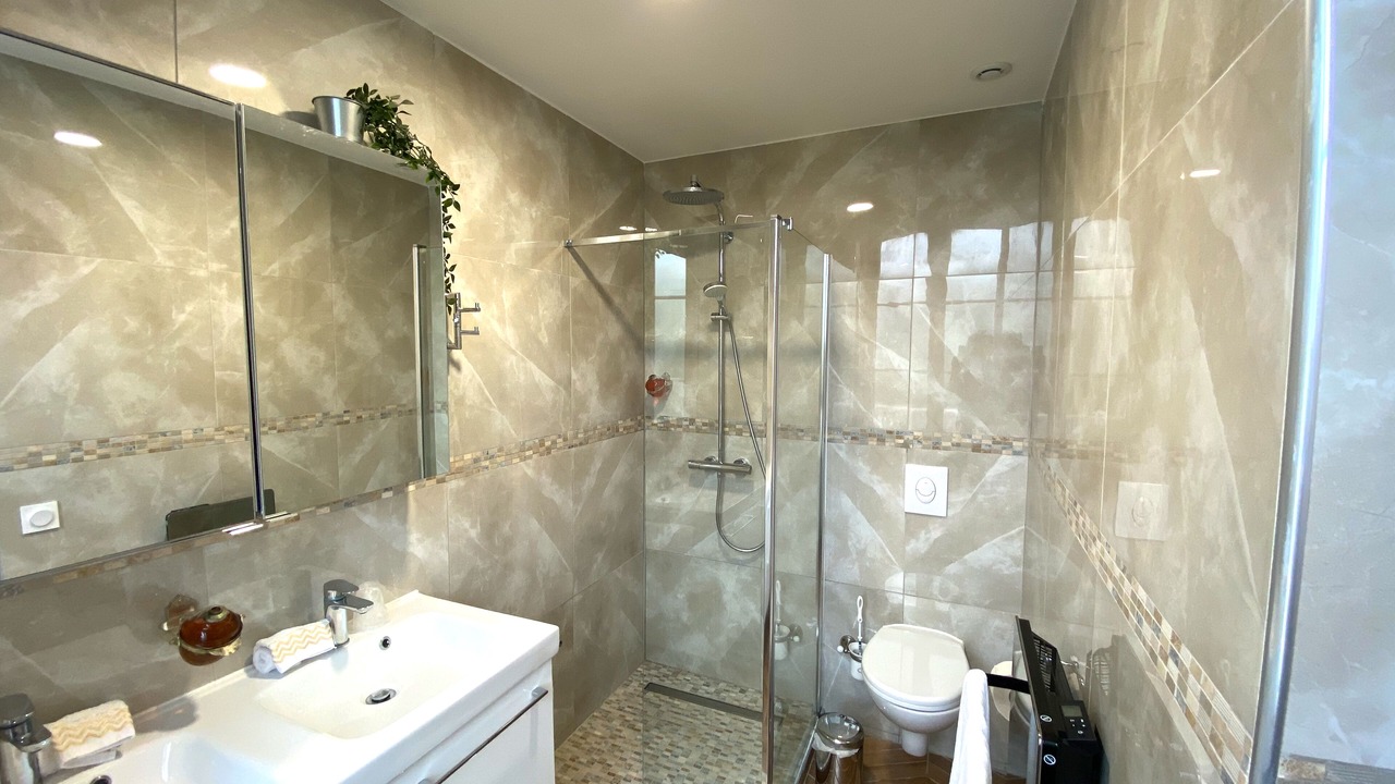 Photo of Bathroom in Arromanches-les-Bains