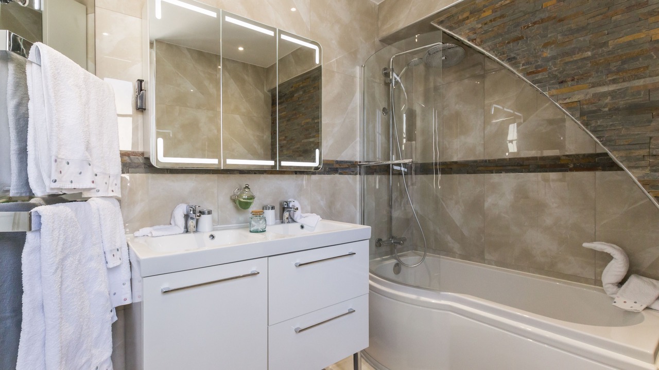 Photo of Bathroom in Arromanches-les-Bains