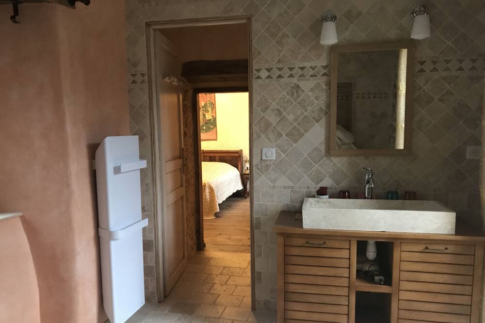 Photo of Bathroom in Previnquieres