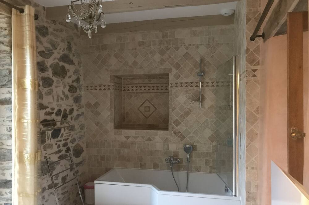 Photo of Bathroom in Previnquieres