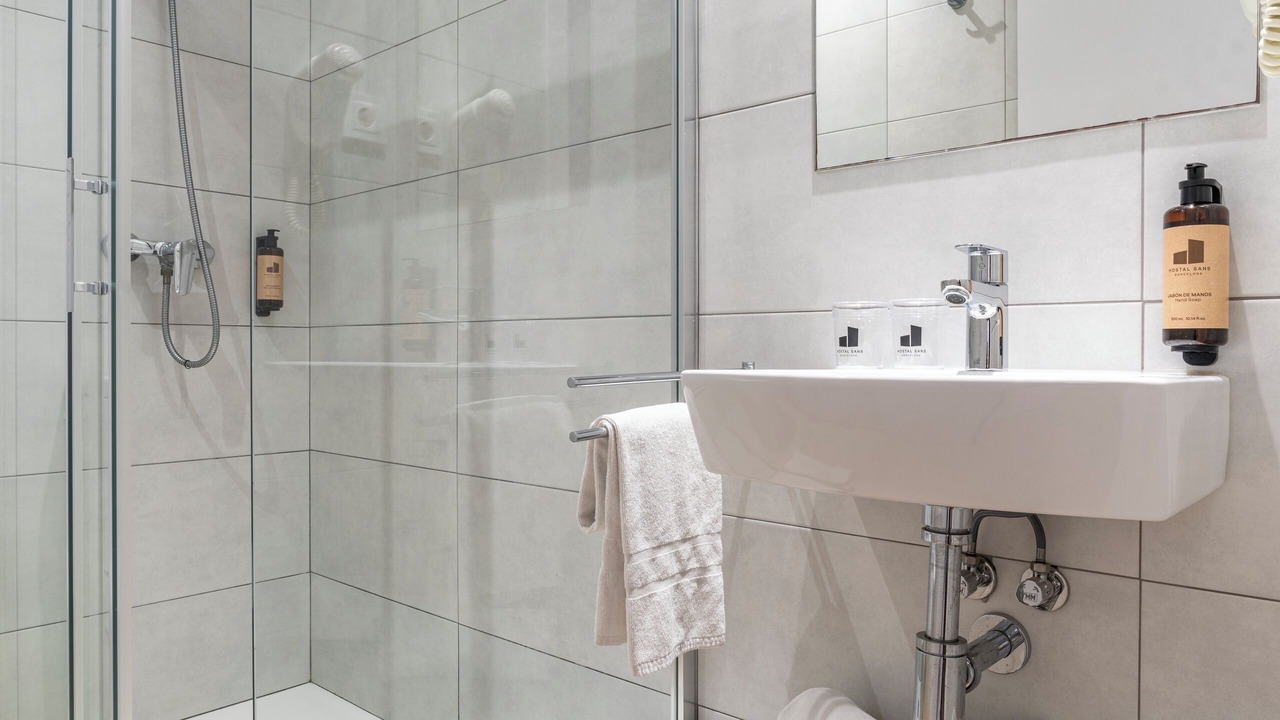 Photo of Bathroom in Sants