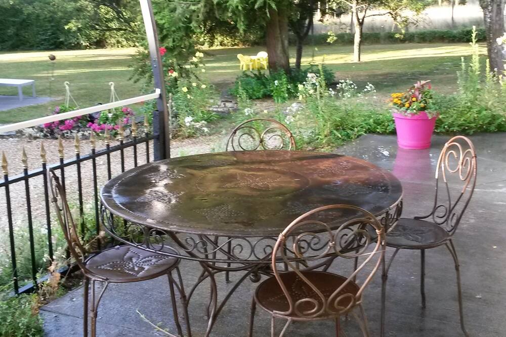 Photo of Patio Balcony in Fretigney-et-Velloreille