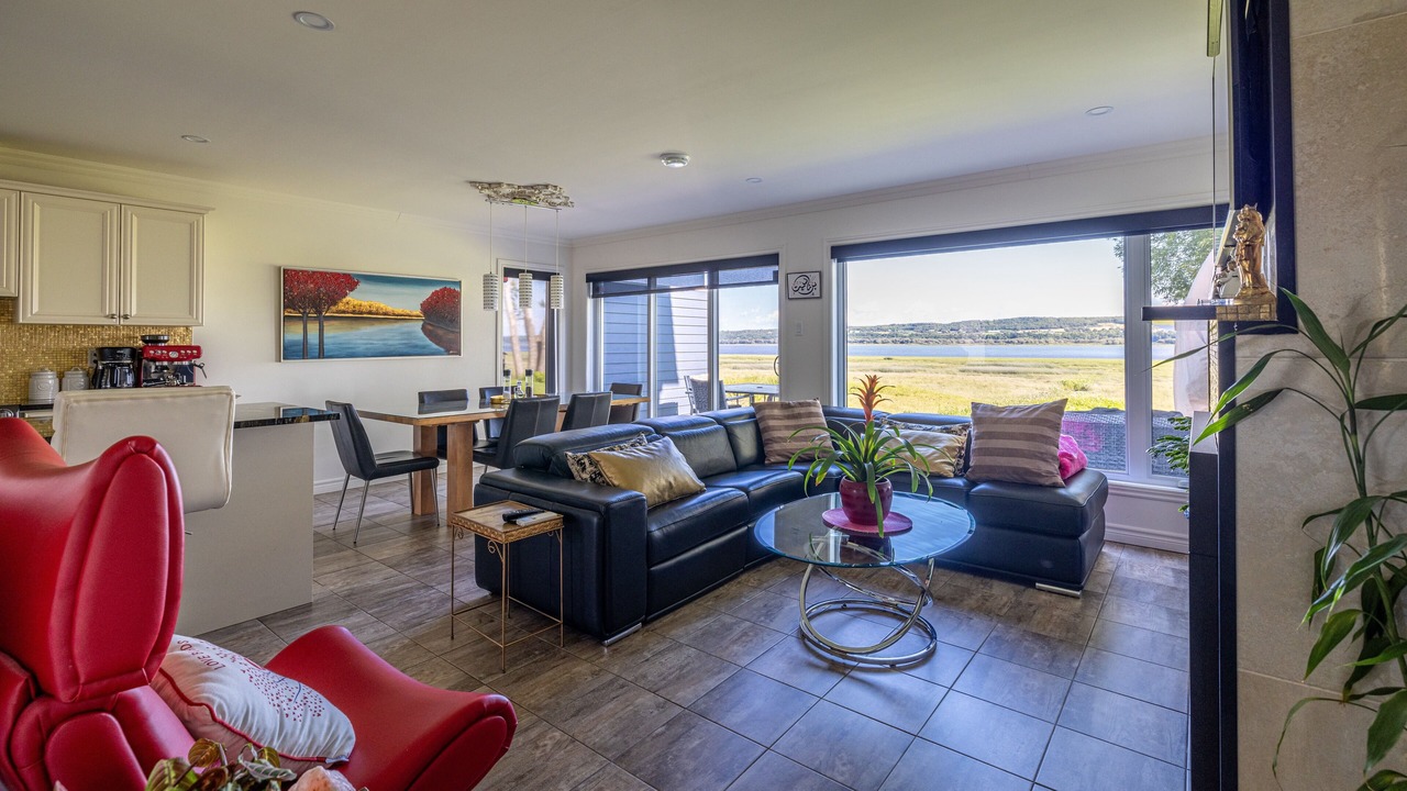 Photo of Livingroom in Ste Anne de Beaupre