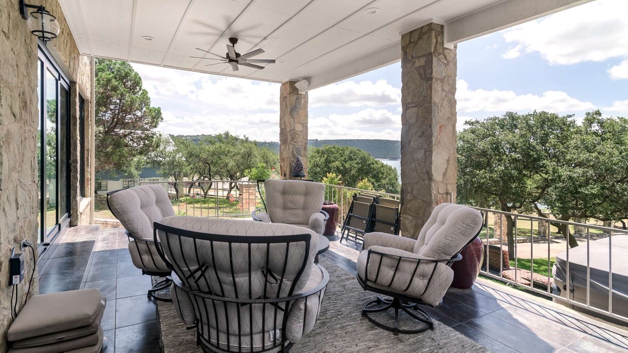 Photo of Patio Balcony in Comanche Trail