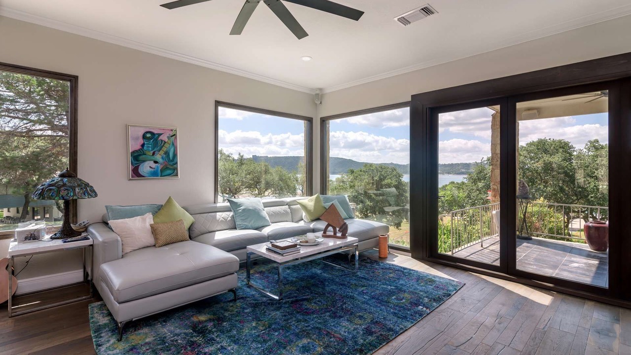 Photo of Livingroom in Comanche Trail