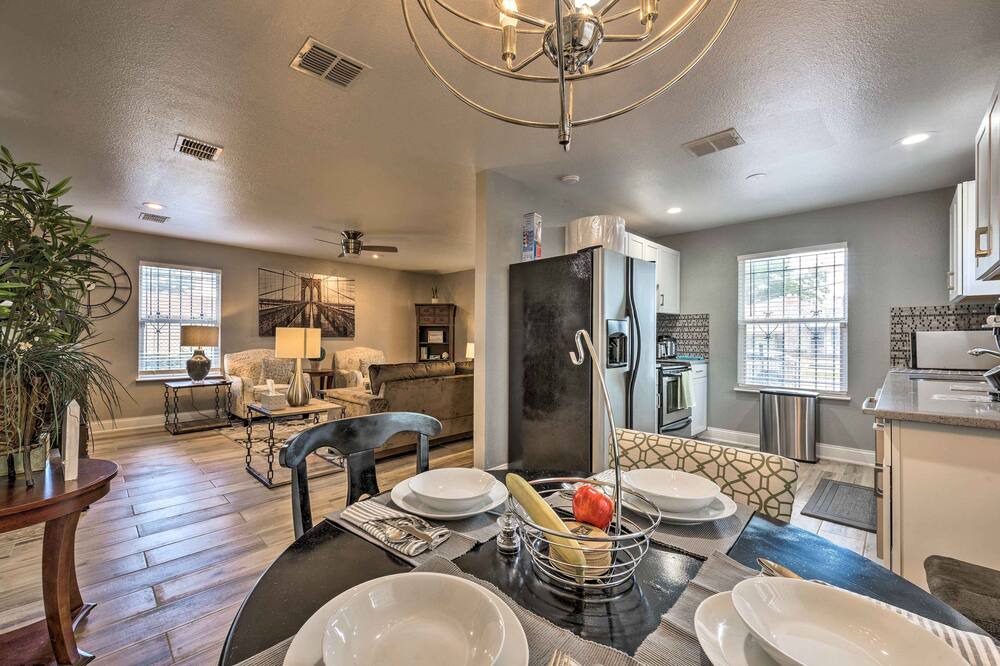 Photo of Livingroom in Old East Dallas