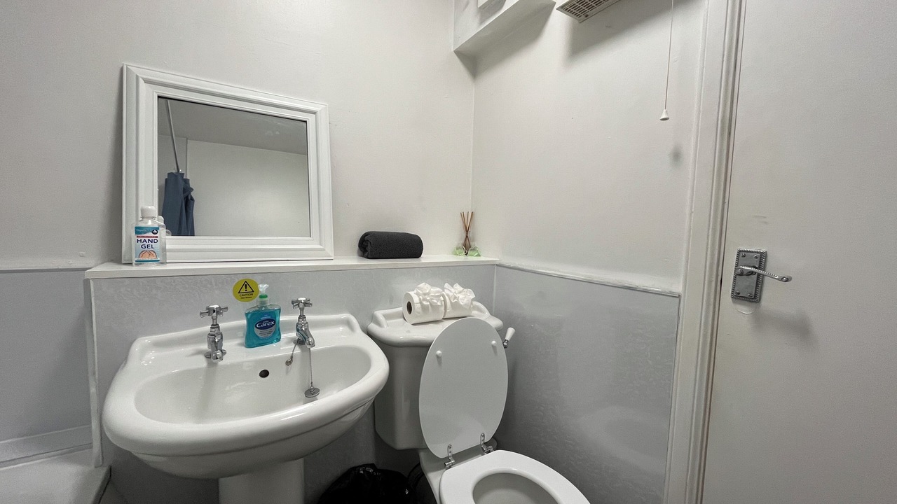 Photo of Bathroom in Elgin