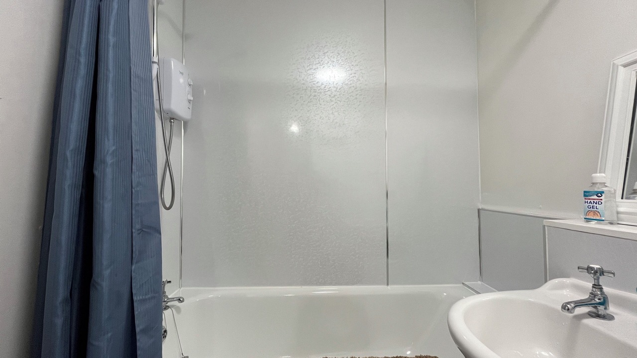 Photo of Bathroom in Elgin