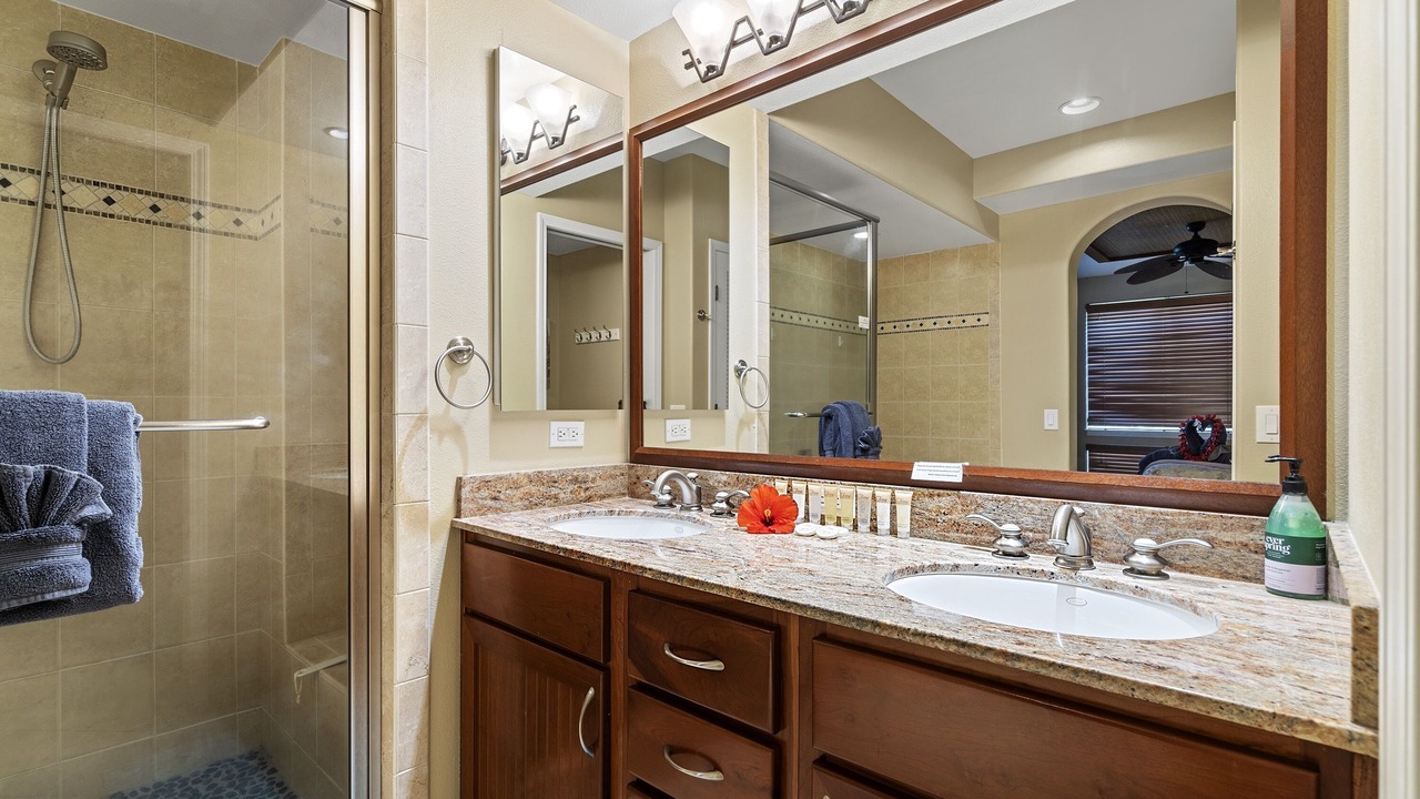 Photo of Bathroom in Waikoloa